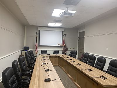 County Judge talks courthouse renovations; Quorum courtroom