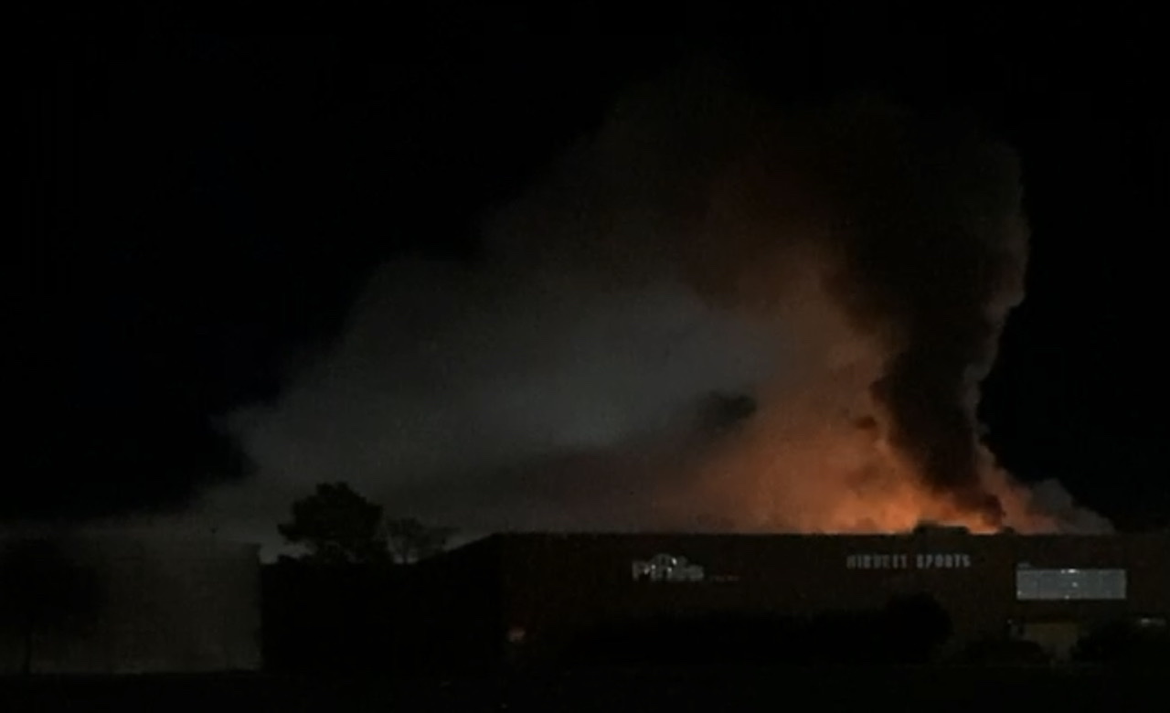 Pines Mall catches fire overnight; Pine Bluff Fire & Emergency Services investigating cause