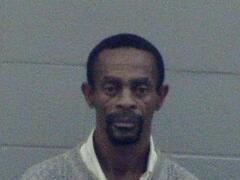 $10k bond set for Pine Bluff man, currently on parole, accused of breaking into a store