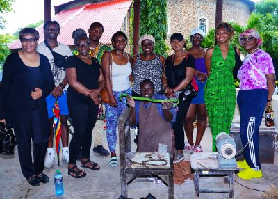 -At the Bombolulu craft center with a crafter