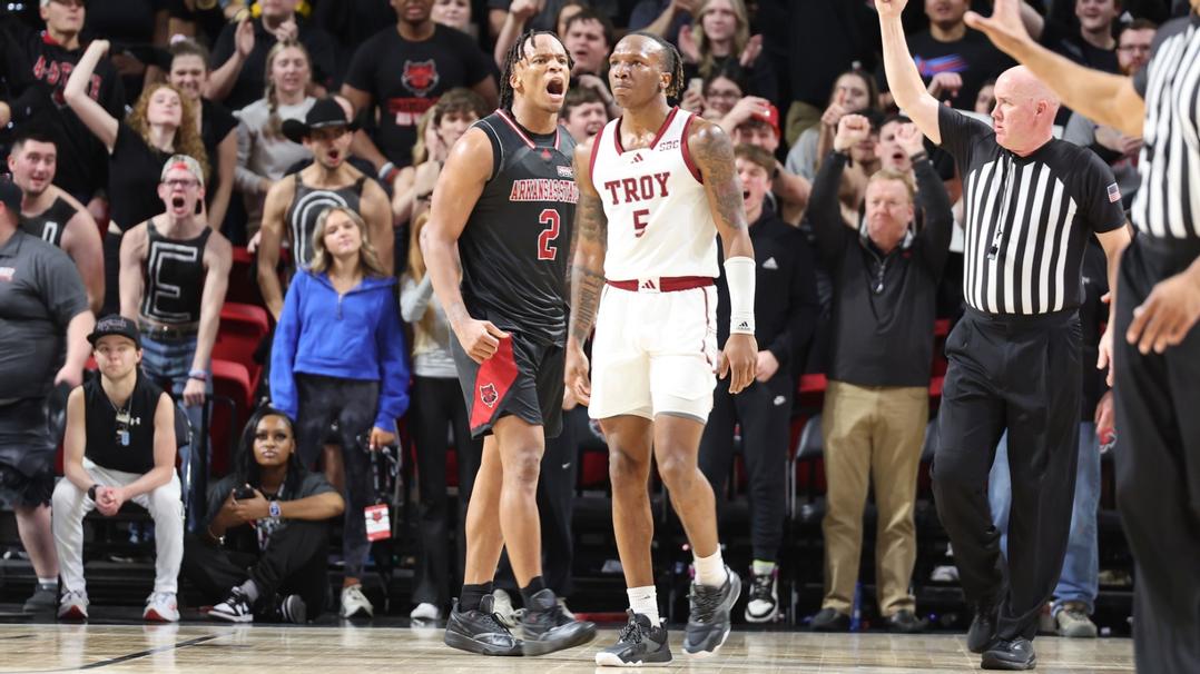 Red Wolves Oust Trojans for Fourth-Straight Victory