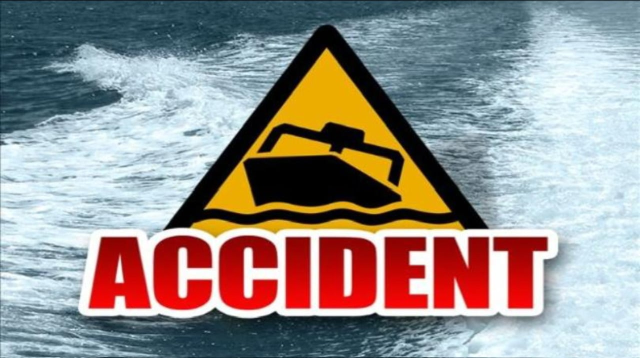 Boaters safe after two boats capsize in Arkansas River