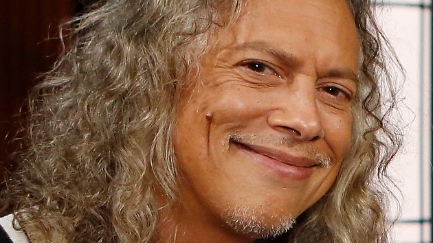 Metallica’s Kirk Hammett falls onstage, possibly due to Swiftie psychic energy
